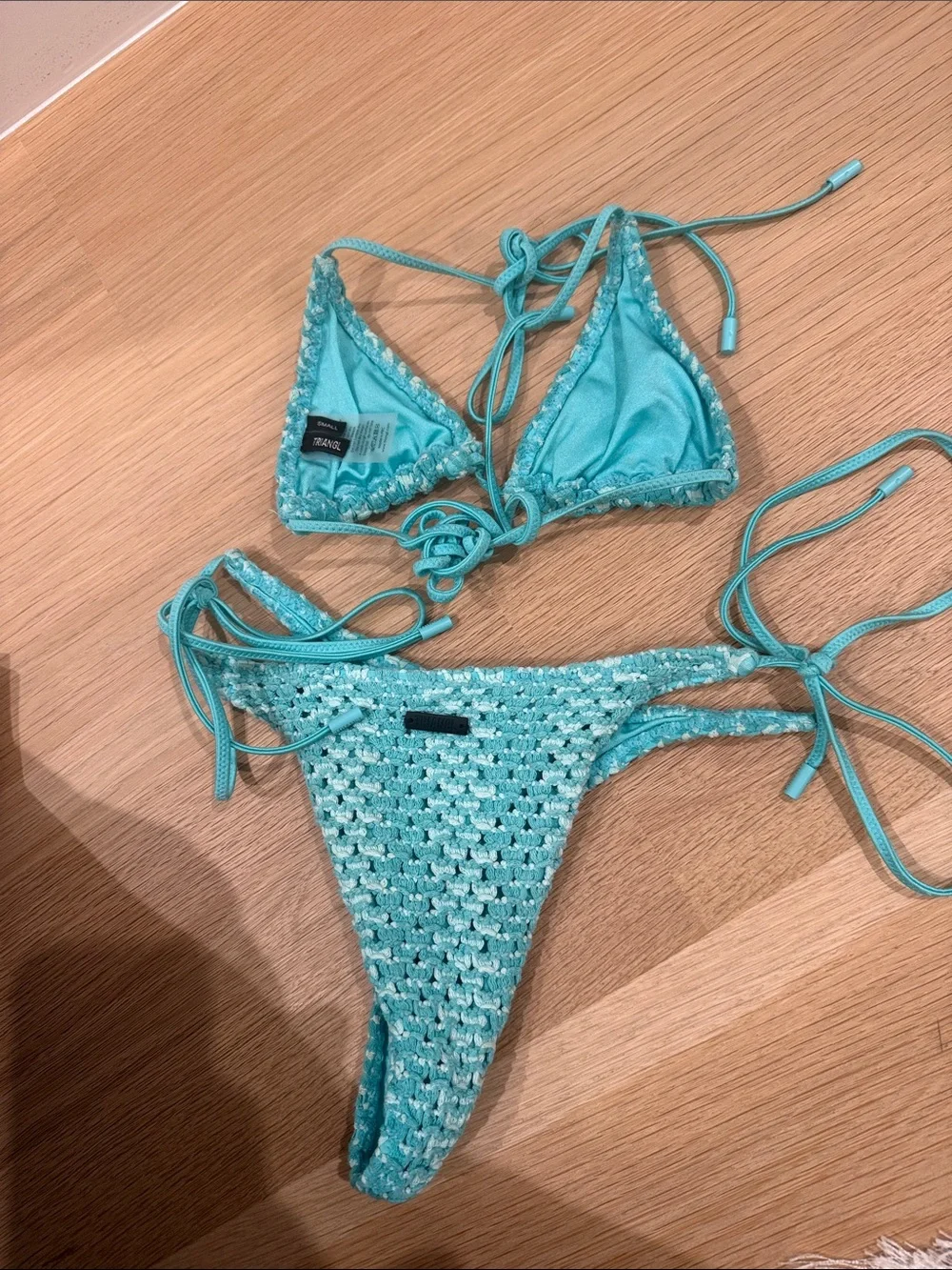 triangle Turquoise Crochet vinca style